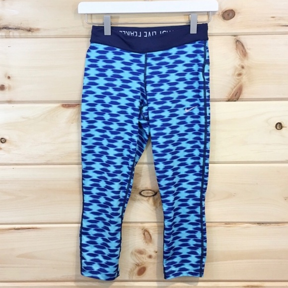 Medium Nike pro dri fit capris - Picture 4 of 6